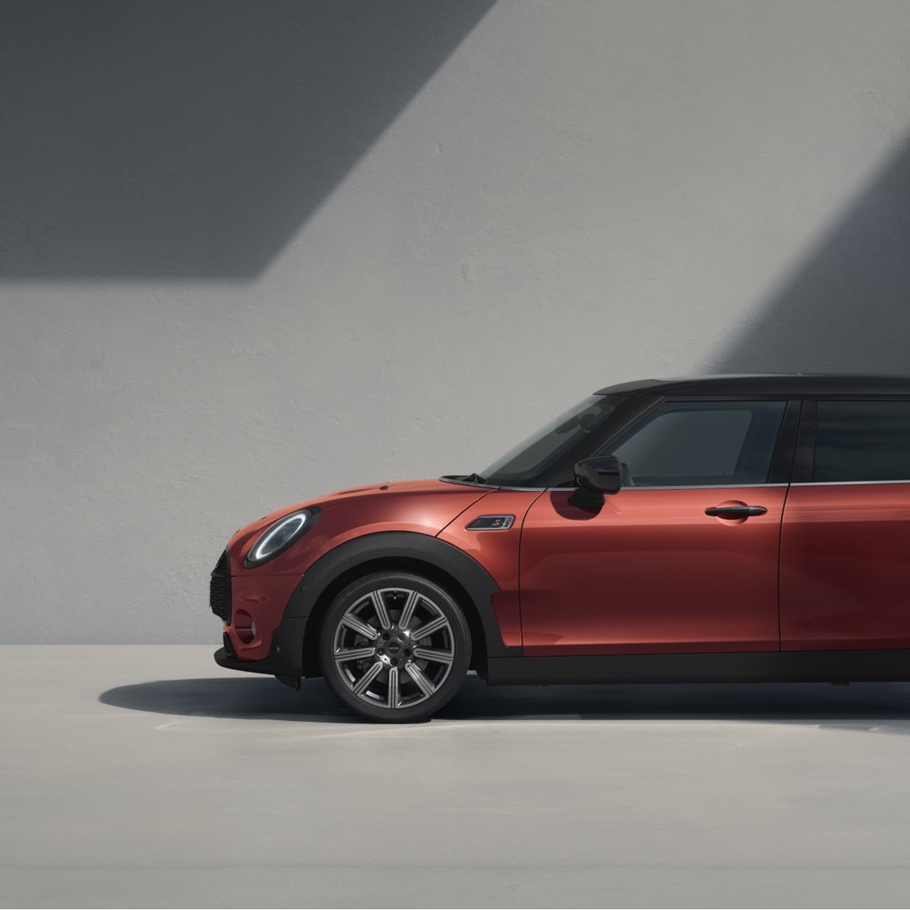MINI Clubman - вид спереди